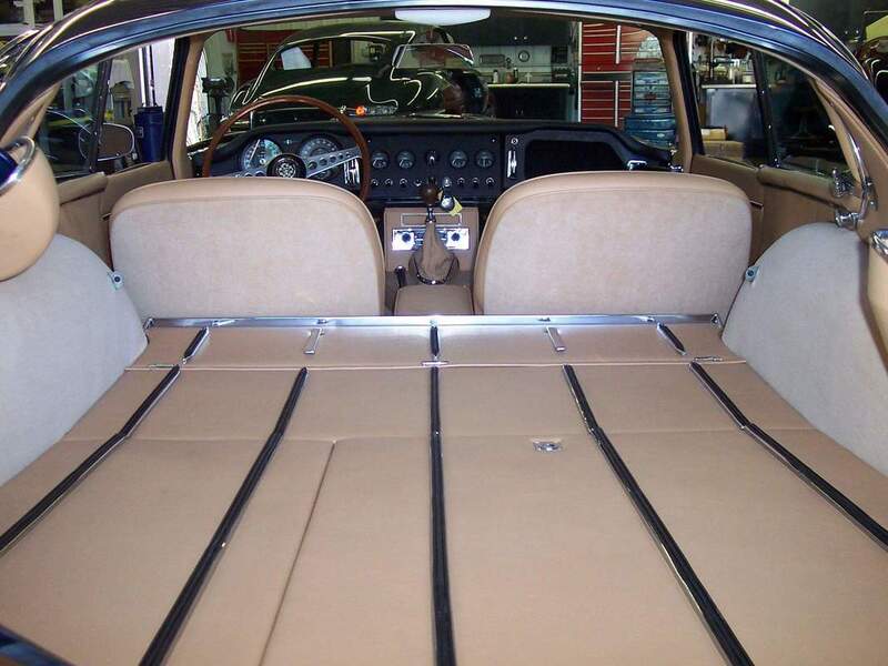 Jaguar E-Type Boot with beige interior 