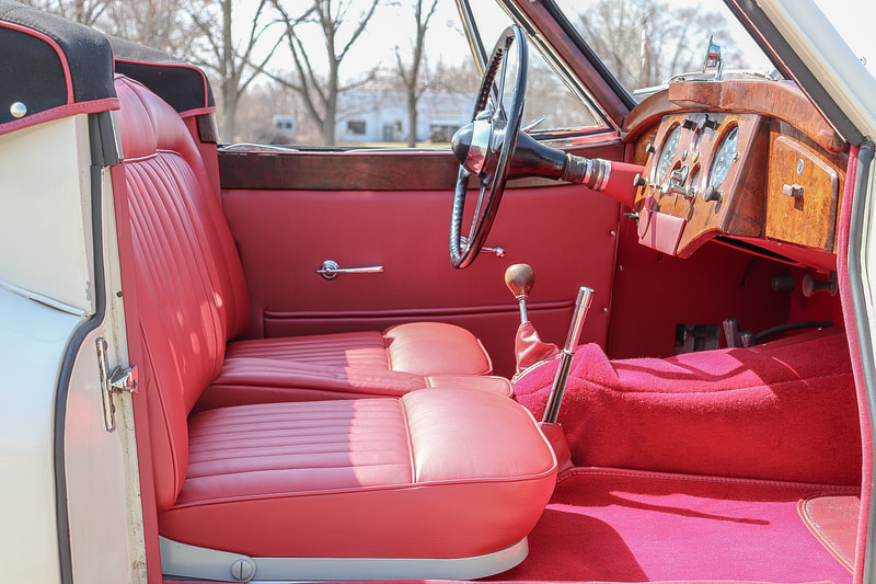 Jaguar XK120 with Red interior